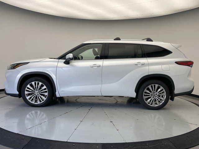 2023 Toyota Highlander Hybrid Platinum