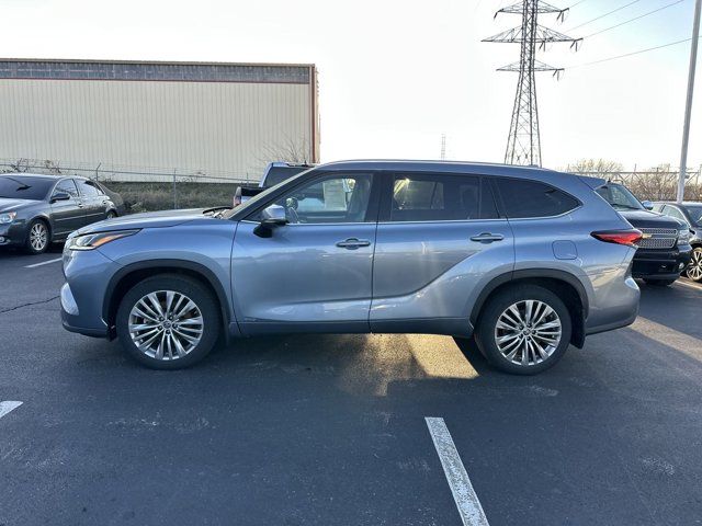 2023 Toyota Highlander Hybrid Platinum