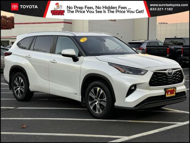 2023 Toyota Highlander Hybrid XLE