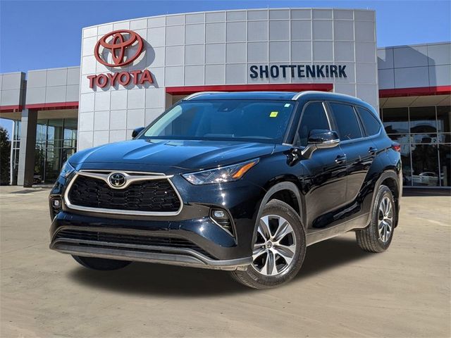 2023 Toyota Highlander XLE