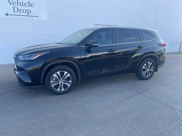 2023 Toyota Highlander 