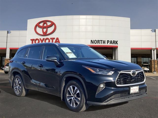 2023 Toyota Highlander XLE