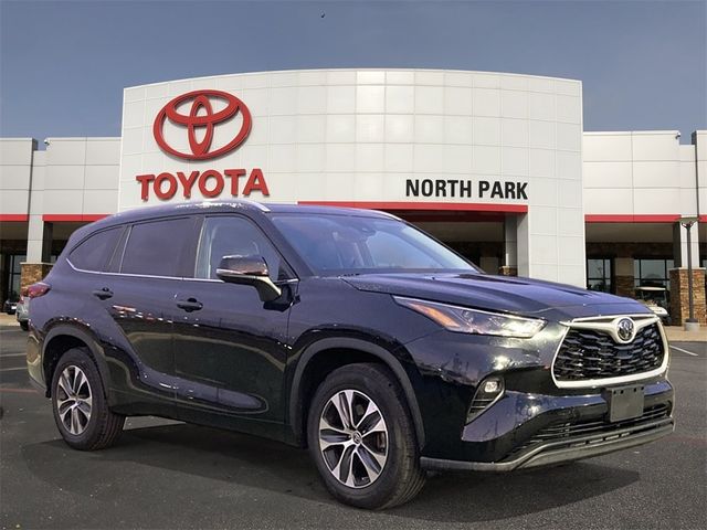 2023 Toyota Highlander XLE