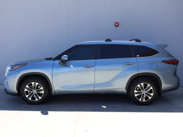 2023 Toyota Highlander 