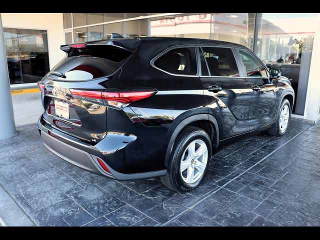 2023 Toyota Highlander LE