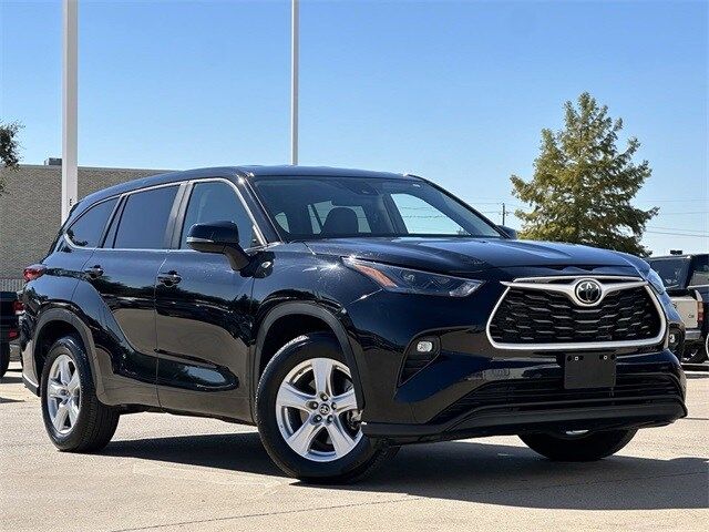 2023 Toyota Highlander LE