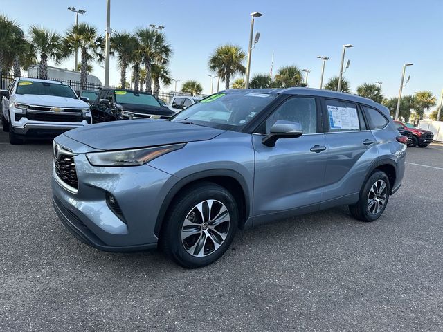 2023 Toyota Highlander XLE
