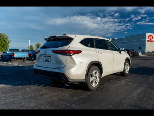 2023 Toyota Highlander LE