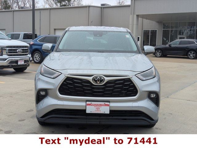 2023 Toyota Highlander 