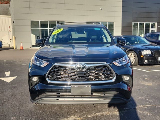 2023 Toyota Highlander LE