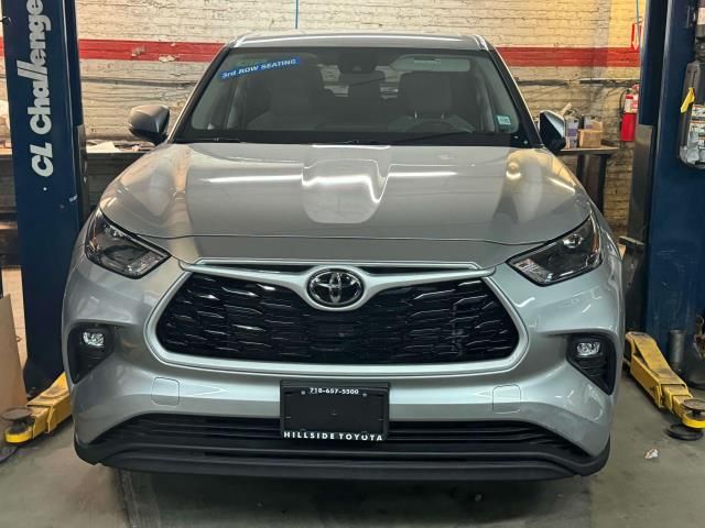 2023 Toyota Highlander LE