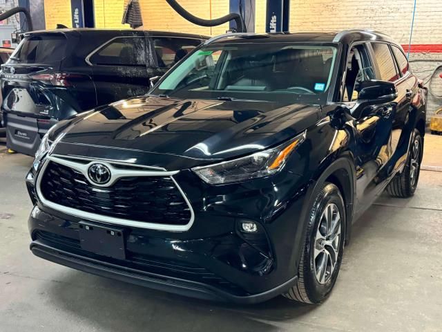 2023 Toyota Highlander 