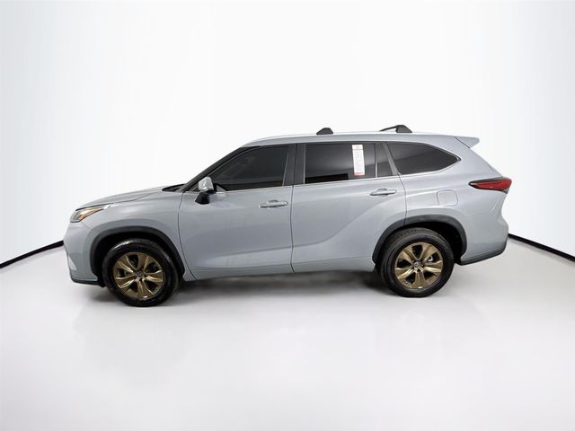 2023 Toyota Highlander Hybrid Bronze Edition