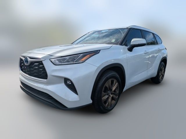 2023 Toyota Highlander Hybrid Bronze Edition