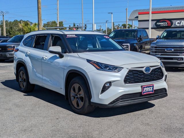 2023 Toyota Highlander Hybrid Bronze Edition