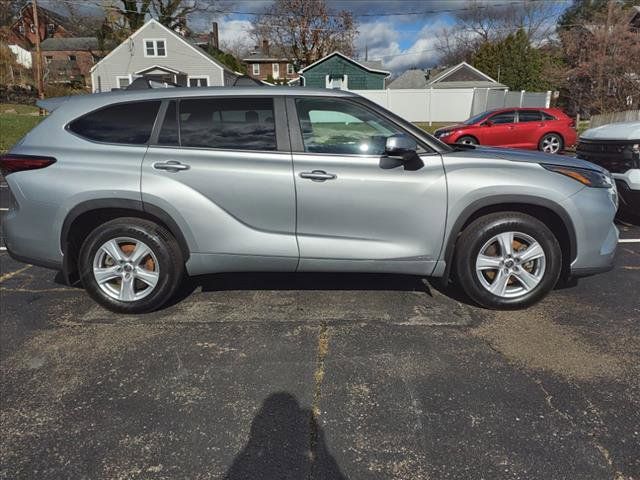 2023 Toyota Highlander Hybrid LE