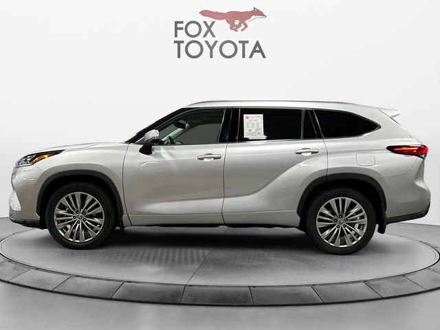 2023 Toyota Highlander Hybrid Platinum