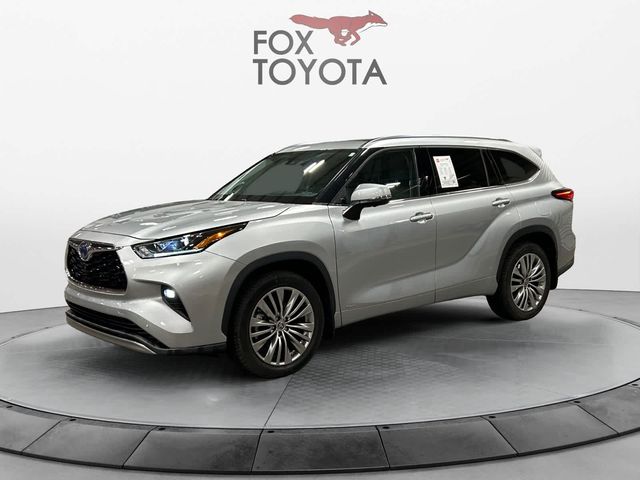 2023 Toyota Highlander Hybrid Platinum