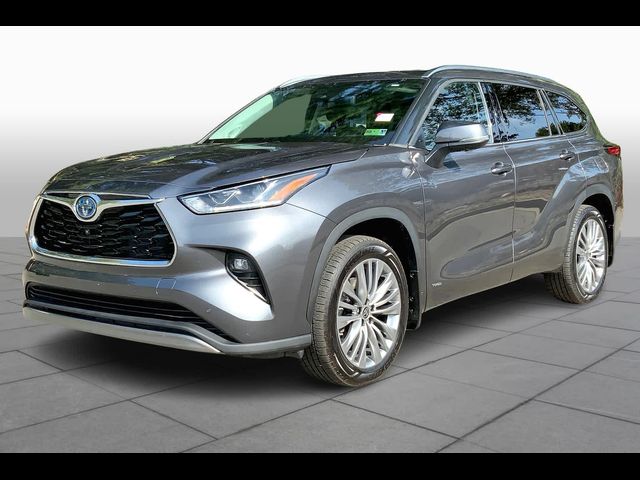 2023 Toyota Highlander Hybrid Platinum