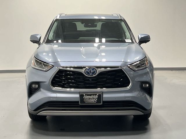 2023 Toyota Highlander Hybrid Platinum