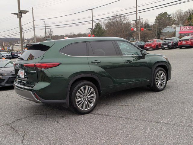 2023 Toyota Highlander Hybrid Platinum