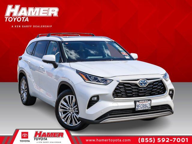 2023 Toyota Highlander Hybrid Platinum