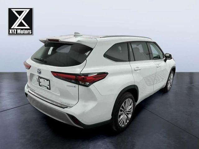 2023 Toyota Highlander Hybrid Platinum