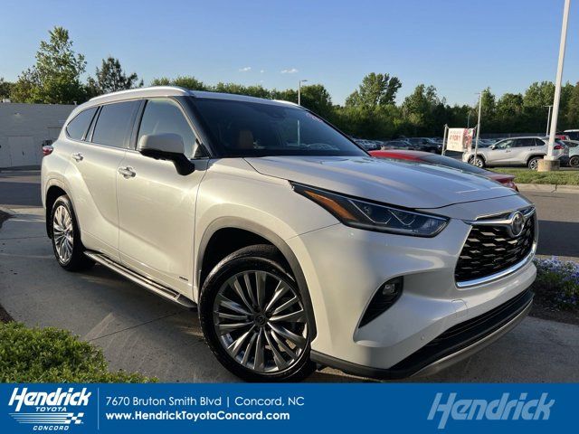 2023 Toyota Highlander Hybrid Platinum