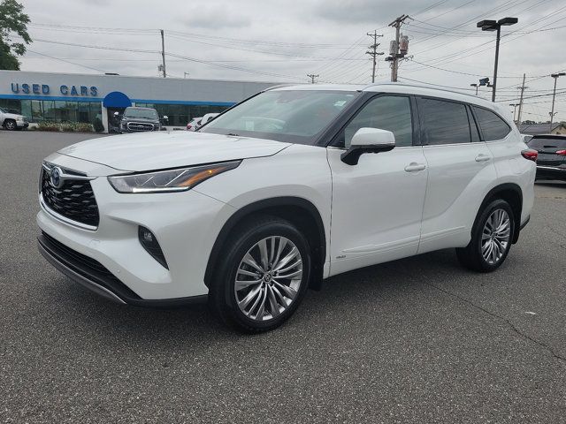 2023 Toyota Highlander Hybrid Platinum