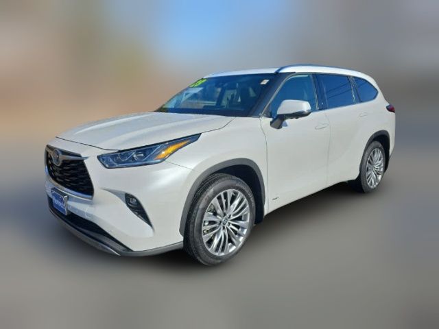 2023 Toyota Highlander Hybrid Platinum