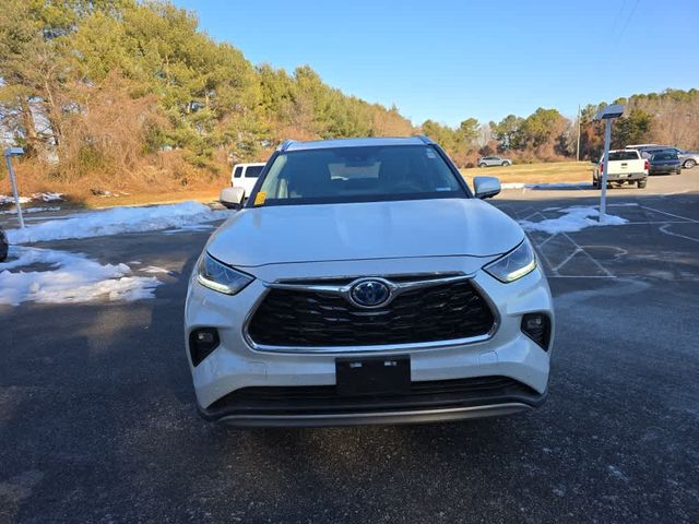 2023 Toyota Highlander Hybrid Platinum