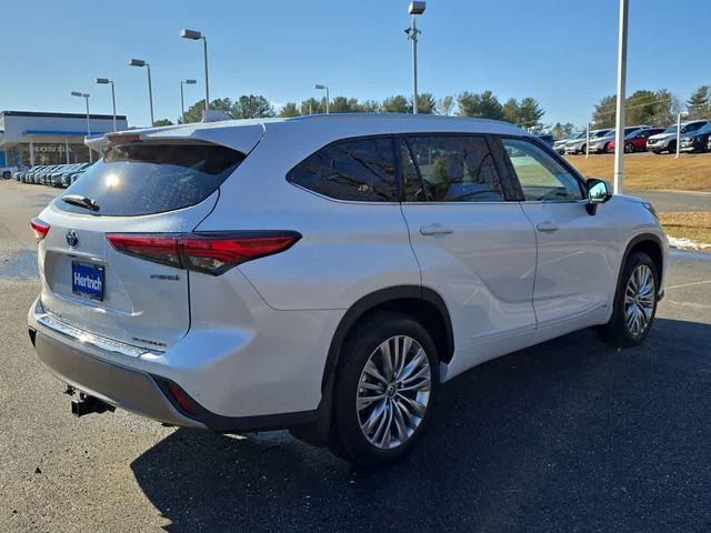 2023 Toyota Highlander Hybrid Platinum