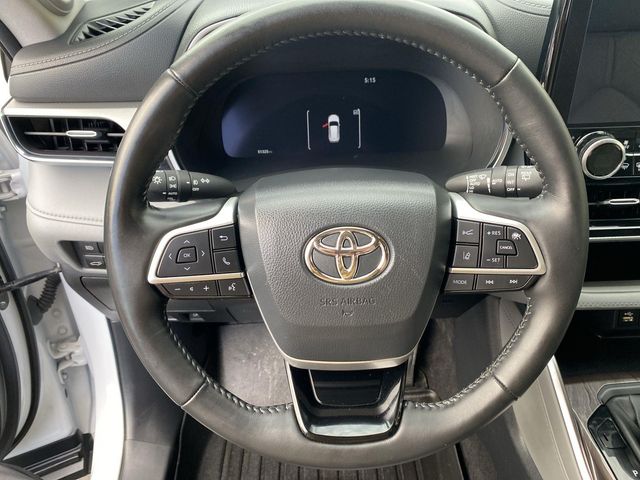 2023 Toyota Highlander Hybrid Platinum