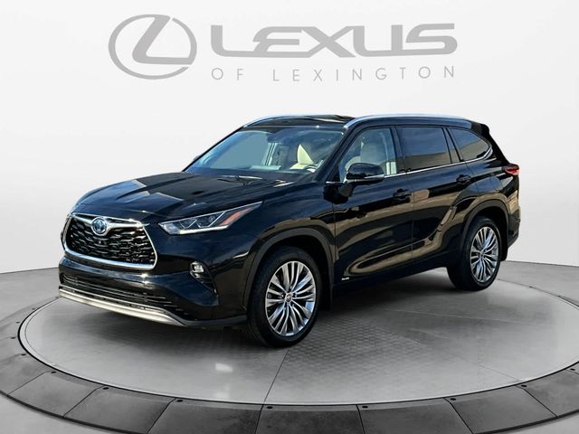 2023 Toyota Highlander Hybrid Platinum