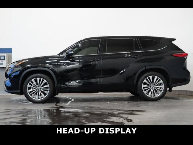 2023 Toyota Highlander Hybrid Platinum