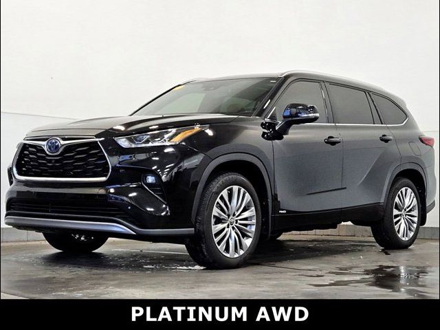 2023 Toyota Highlander Hybrid Platinum