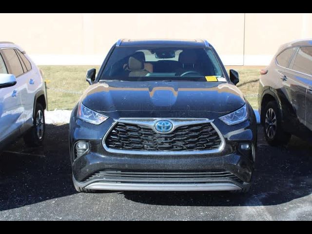 2023 Toyota Highlander Hybrid Platinum