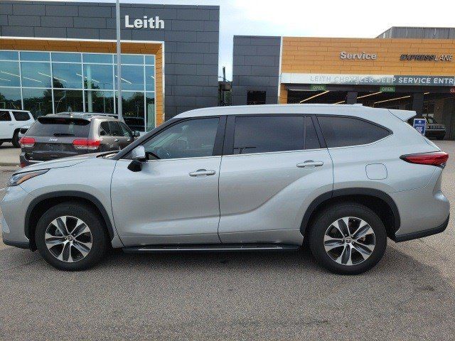 2023 Toyota Highlander Hybrid XLE