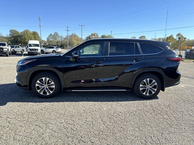 2023 Toyota Highlander Hybrid XLE