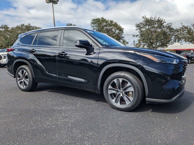 2023 Toyota Highlander Hybrid XLE