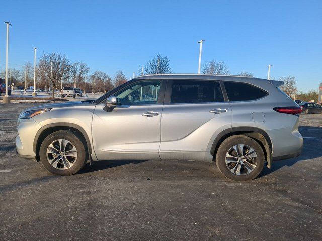 2023 Toyota Highlander Hybrid XLE