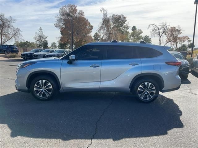 2023 Toyota Highlander Hybrid XLE