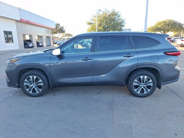 2023 Toyota Highlander Hybrid XLE