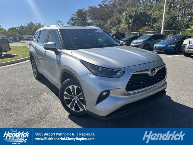 2023 Toyota Highlander Hybrid XLE