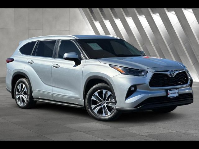 2023 Toyota Highlander Hybrid XLE