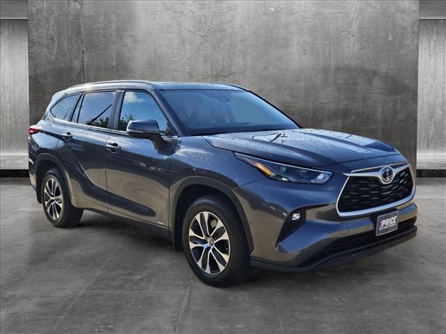 2023 Toyota Highlander Hybrid XLE