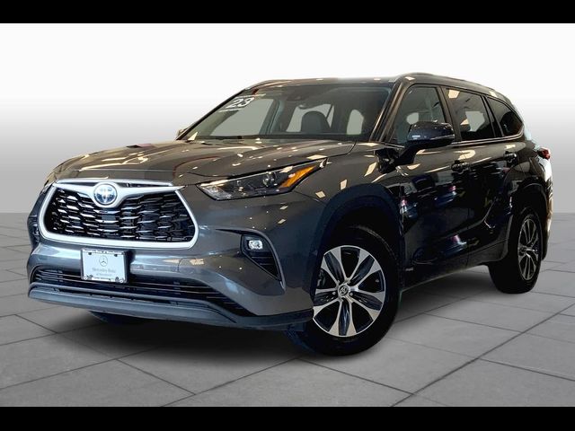 2023 Toyota Highlander Hybrid XLE