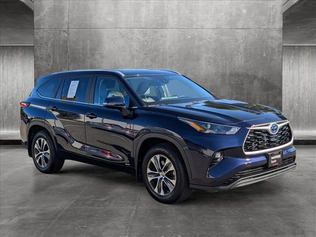 2023 Toyota Highlander Hybrid XLE