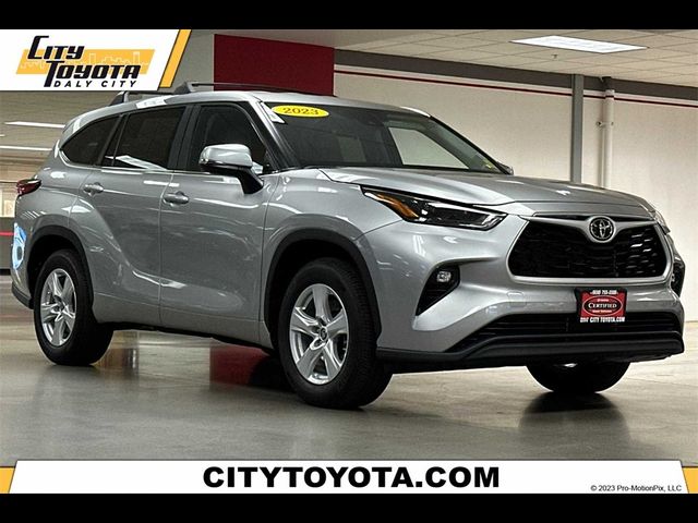 2023 Toyota Highlander LE