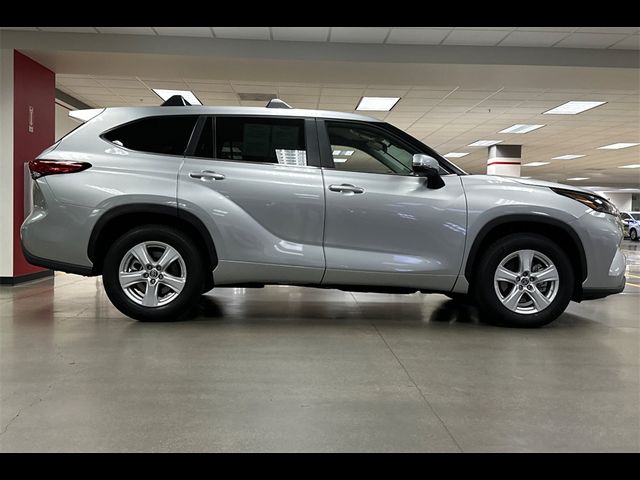 2023 Toyota Highlander LE